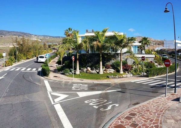 Luxury Villa for rent in Guía de Isora, Spain