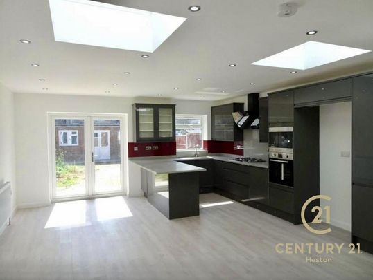 4 bedroom semi-detached house to rent - Photo 1