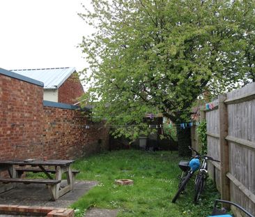 Regent Street, Kettering, Northants, NN16 - Photo 3