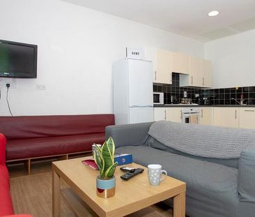1 bedroom in a flat share to rent - Photo 5