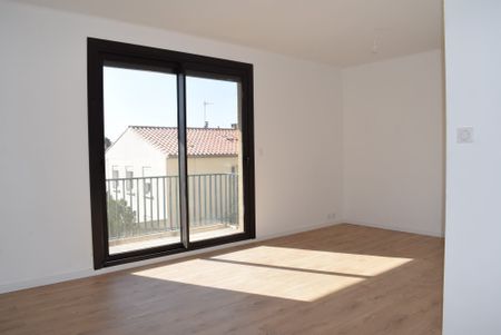 Location Appartement 5 pièces 94m² NARBONNE 11100 - Photo 3