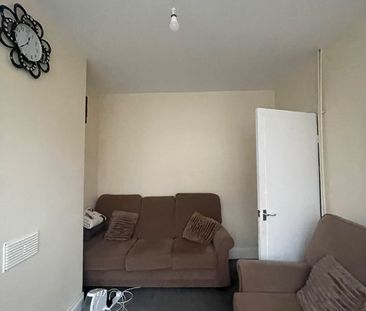 3 Bed Terraced House, Freeman Road North, LE5 - Photo 2