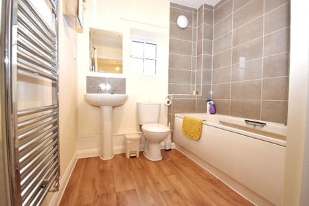 2 bedroom semi-detached house to rent - Photo 5