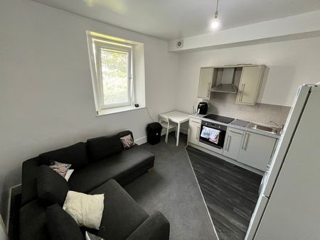 27c Urquhart Road, First Floor, Aberdeen, AB24 5LN - Photo 2