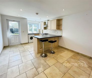 Claremont, 90 Chobham Road, Ascot, SL5 - Photo 2