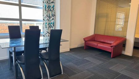 2-Bedroom Unfurnished Apartment in Central Wellington - Photo 4