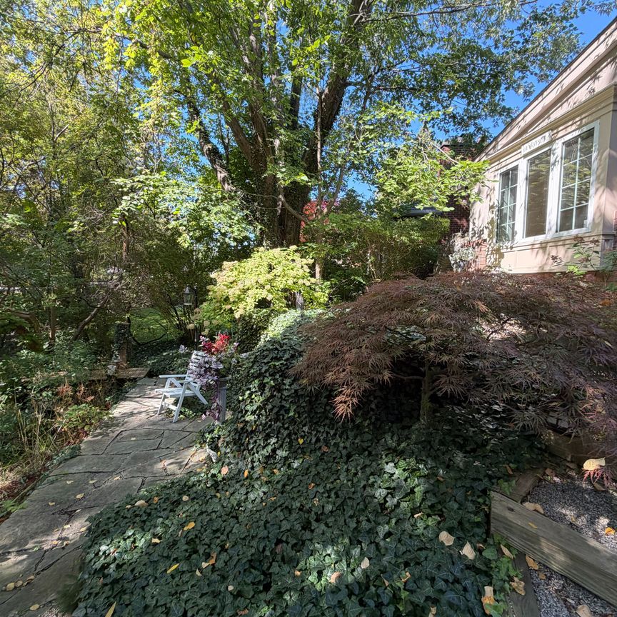 For Lease - 117 Watson Avenue, Oakville, Ontario - Photo 1