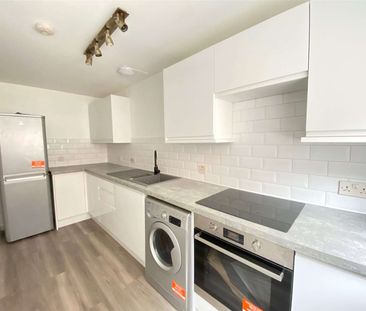 A contemporary apartment forming part of a modern development set i... - Photo 3