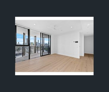 Stunning 2 Bedroom Apartment in Milton with City Views - Photo 1