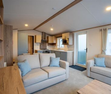 2 bedroom property to rent - Photo 1