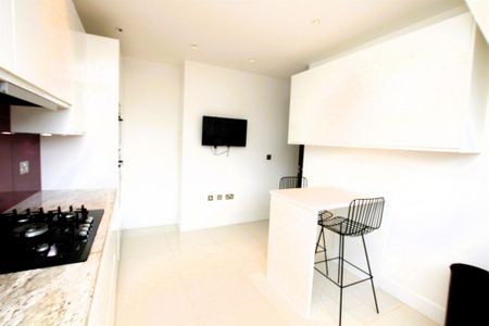 3 bedroom apartment to rent - Photo 2