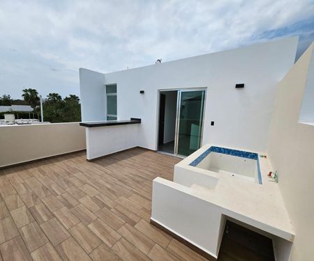 Townhouse de 3 recámaras con portón eléctrico, en Altabrisa. - Photo 5