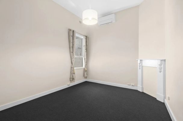 Charming Two-Bedroom Cottage in South Yarra's Heart! - Photo 1