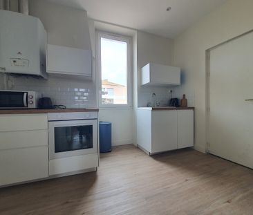 Location Appartement 2 pièces 35m² MARSEILLE 7ème - Photo 3