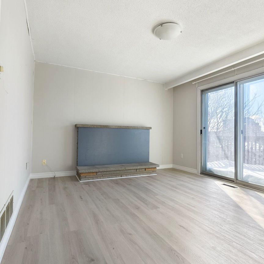 For Lease - 219 Shawnee Circle Unit# Main unit, Toronto, Ontario - Photo 1