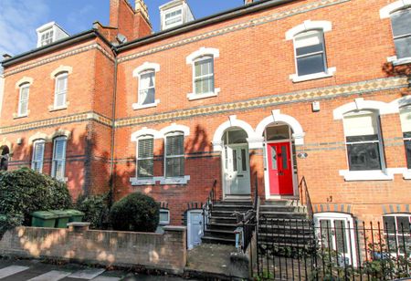 St. Lukes, Cheltenham GL53 7JJ - Photo 4