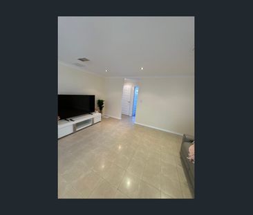 Spacious Family Living in a Convenient Ellenbrook Location - Photo 2