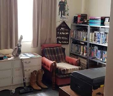 Charming 2BR Home with heat pump - Photo 1