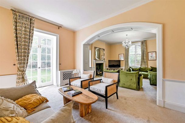 Georgian family home offering charming versatile accommodation within private gardens with a swimming pool - Photo 1