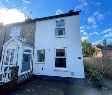 2 bedroom end of terrace house to rent - Photo 2
