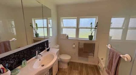 Newly Renovated Two Bedroom Home With Sea Views In Milford - Photo 5