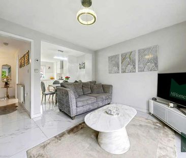 Goldrill Drive, New Southgate, N11 - Photo 2