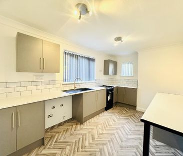 3 bedroom semi-detached house to rent - Photo 5