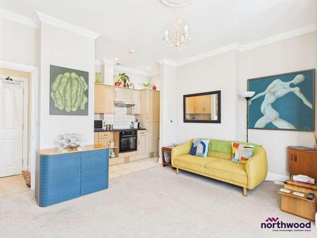 Chiswick Place, Eastbourne, BN21 - Photo 2