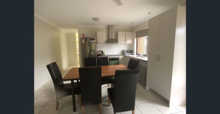 Modern 4 Bedroom Duplex in Quiet Circuit. Style, Space & Convenience - Photo 3