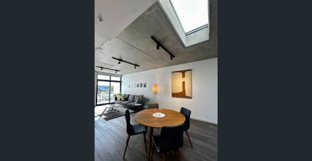 Fully Furnished Kensington Apartment by the Maribyrnong River -$600/week - Photo 3