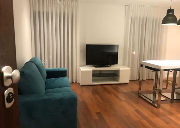 ApartamentoT1 mobilado e equipado, com lugar de garagem, no centro da cidade!
