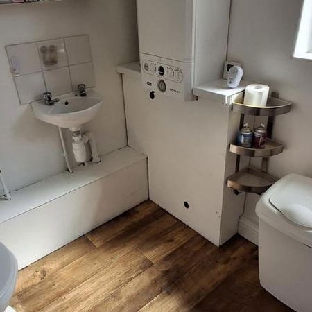 1 bedroom flat to rent - Photo 4