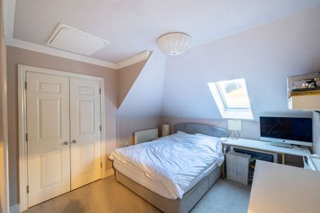 To Let 2 Bedroom Flat - Photo 3