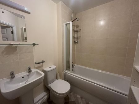 2 bedroom flat to rent - Photo 4