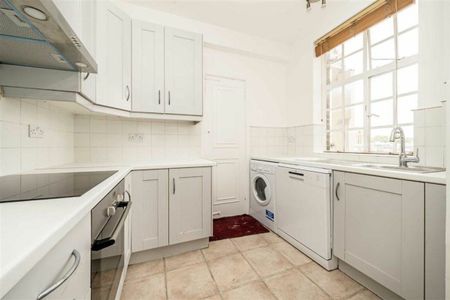 Queensway, Hyde Park, W2 - Photo 4