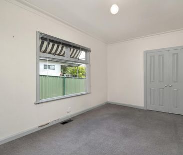 WALKING DISTANCE TO CENTRAL BALLARAT! - Photo 4