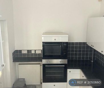 3 bedroom terraced house to rent - Photo 6