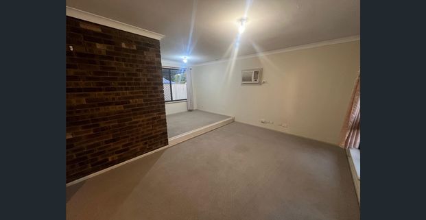 Cosy Property in Top Locale Parkwood. Live an easy & convenient lifestyle with all the nearby amenities! - Photo 1