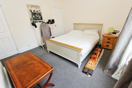 2 bedroom semi-detached house to rent - Photo 3
