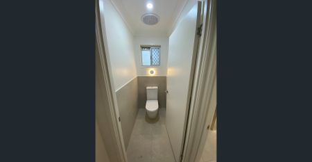 Beautifully renovated, Single Storey Duplex in Central Southport - Photo 5