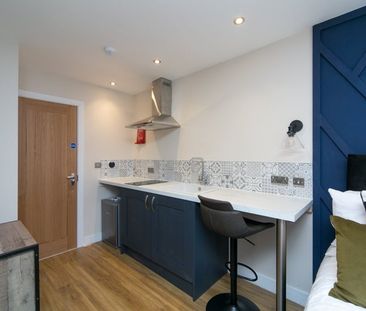 Room in a Shared House, Rosebery Grove, CH42 - Photo 1