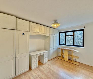 4 bedroom semi-detached house to rent - Photo 1