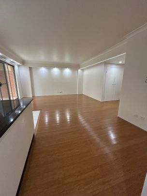 18/8-10 Lachlan Street Liverpool - Photo 1