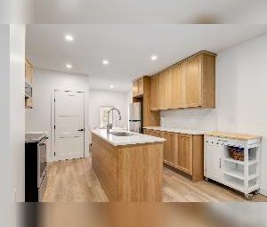 3 Bed 1 Bath Upper Suite Mount Pleasant Calgary - Photo 4