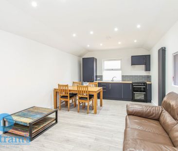 2 bed Flat for Rent - Photo 1