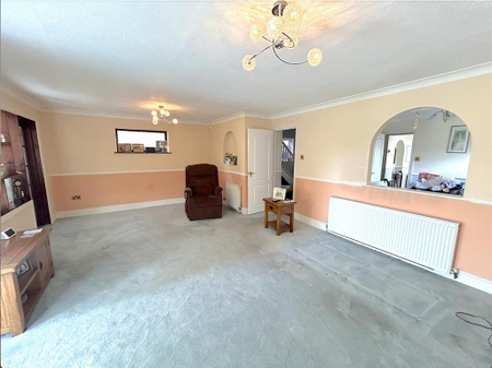 4 bedroom detached house to rent - Photo 2