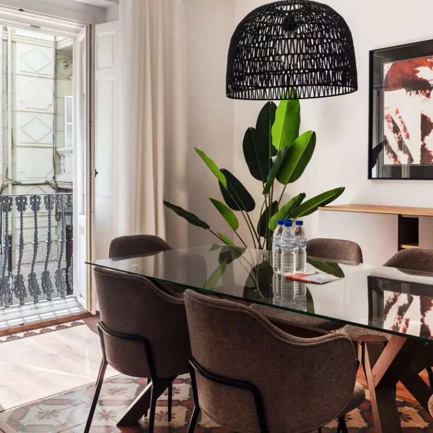 4-bedroom apartment for rent in La Gran Vía - Photo 1