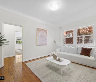 MGM MARTIN - ART DECO ONE BEDROOM APARTMENT - Photo 6