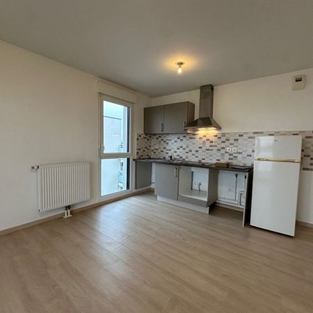 Location Appartement 1 pièce 31m² - Photo 3