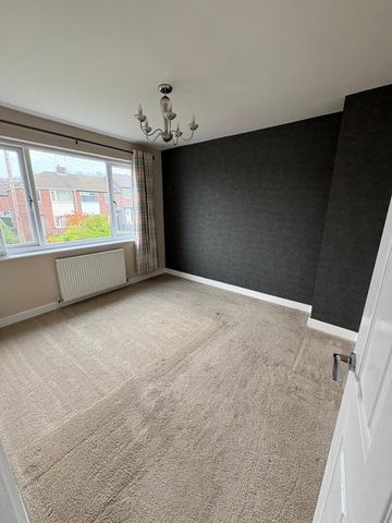 30, Wesley Garth, Leeds, West Yorkshire, LS11 8RF - Photo 3